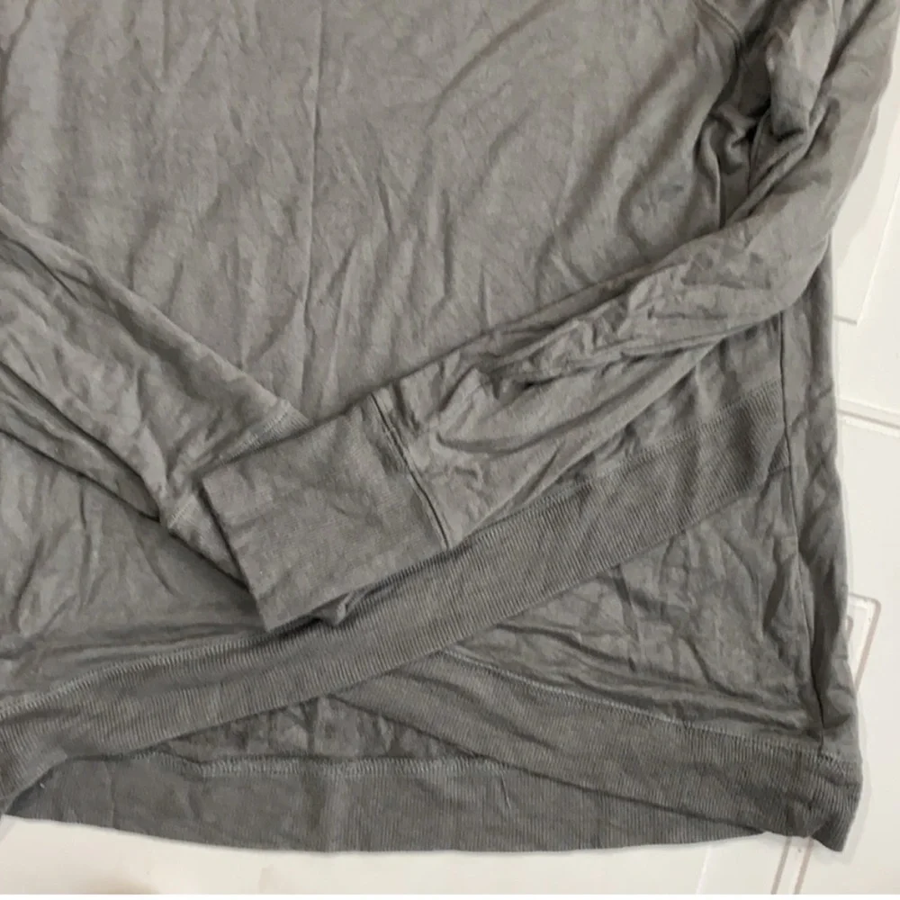 Athleta Criss Cross My Heart Lightweight Pullover Sweatshirt Gray Size Medium - Picture 3 of 7